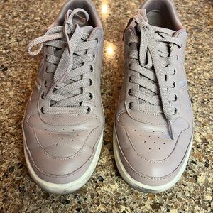 Vionic Women’s size 9 pink sneakers casual wear